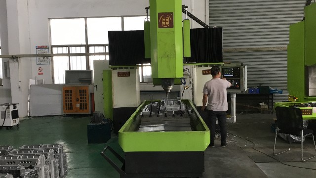 科鼎鑫數(shù)控—攪拌摩擦焊設(shè)備國內(nèi)廠家！