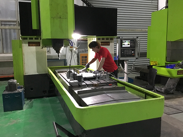 摩擦焊機(jī)焊接時(shí)噪音過大怎么處理呢？