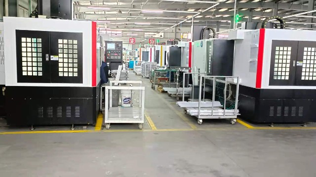 鋁型材加工中心需要哪些設(shè)備？